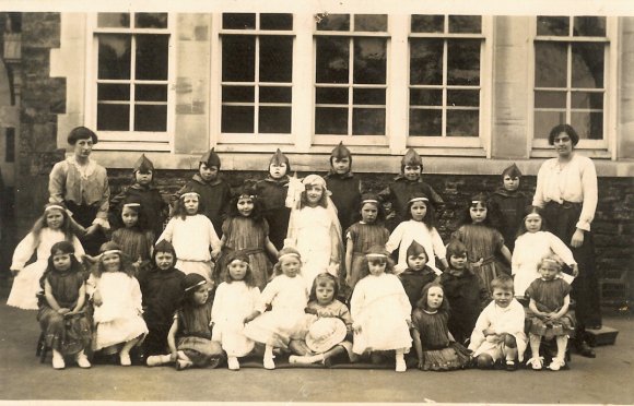 School Group circa 1920